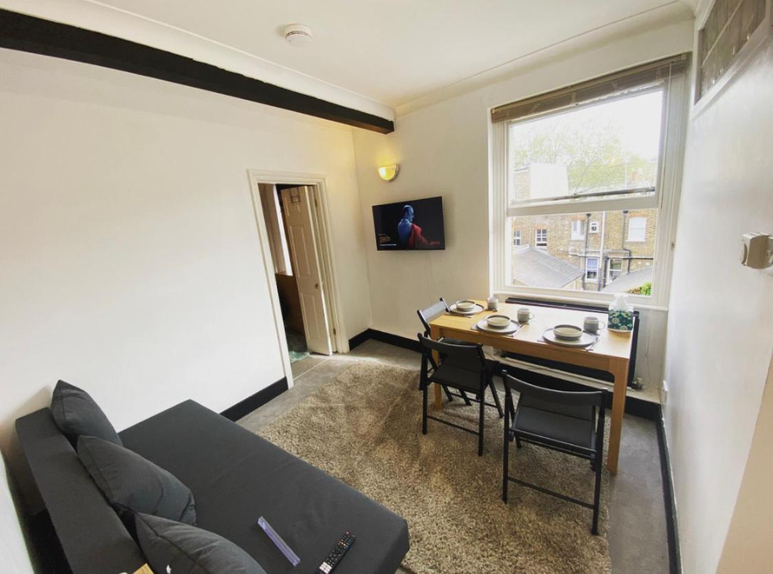 Complete 1 Bedroom Apartment With Wi-Fi, Kitchen, Tv In Heart Of Chiswick, 런던 외부 사진